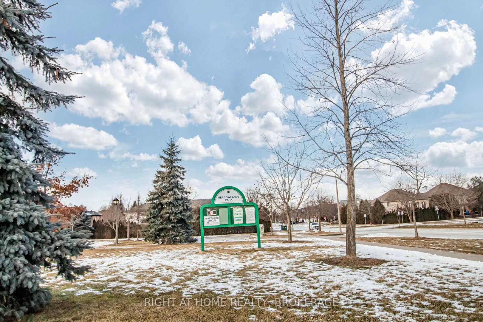 Photo 35 of Unit 9, 370 Stonehenge Drive, Hamilton, Meadowlands — HOMEH