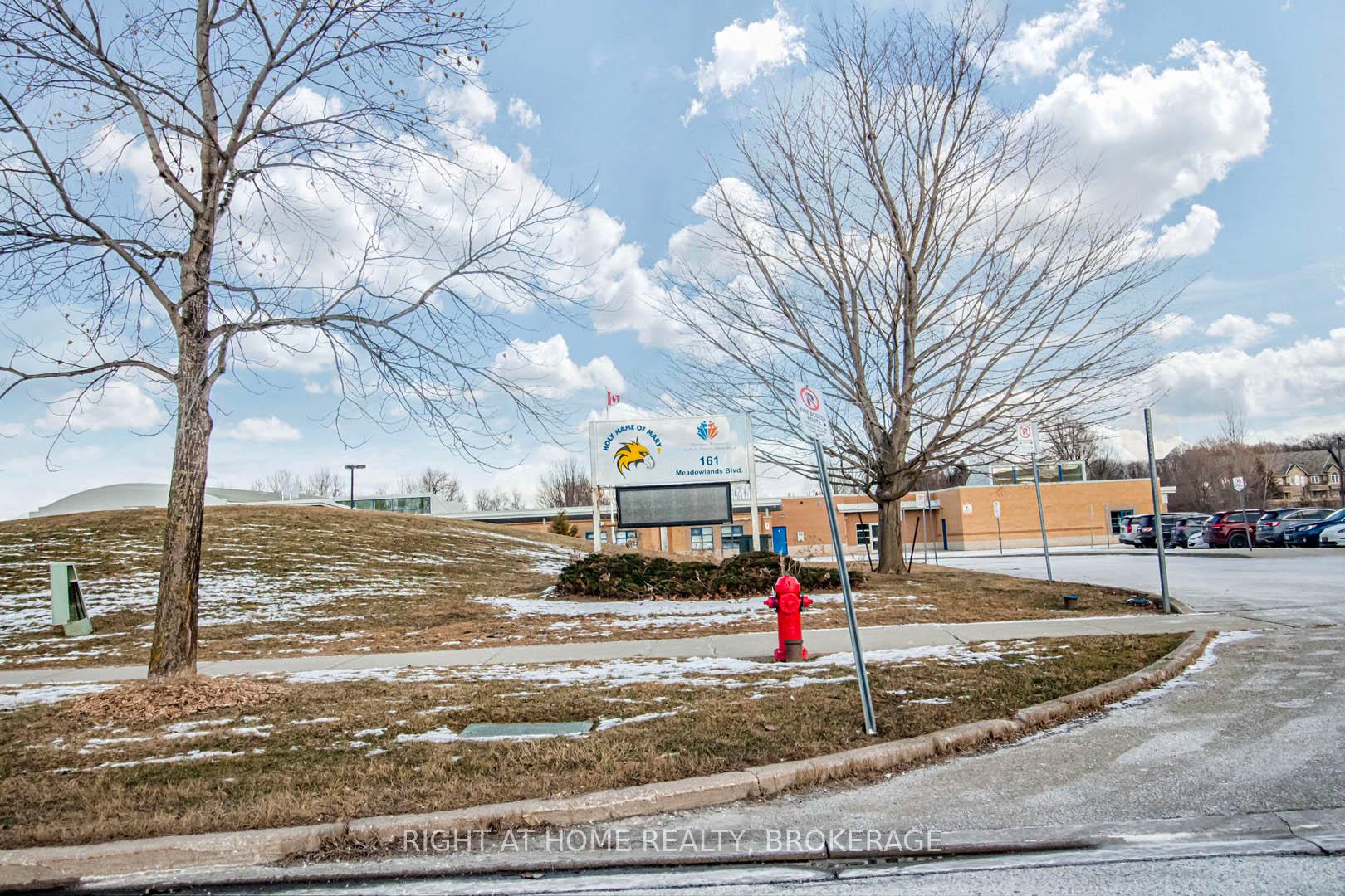 Photo 38 of Unit 9, 370 Stonehenge Drive, Hamilton, Meadowlands — HOMEH