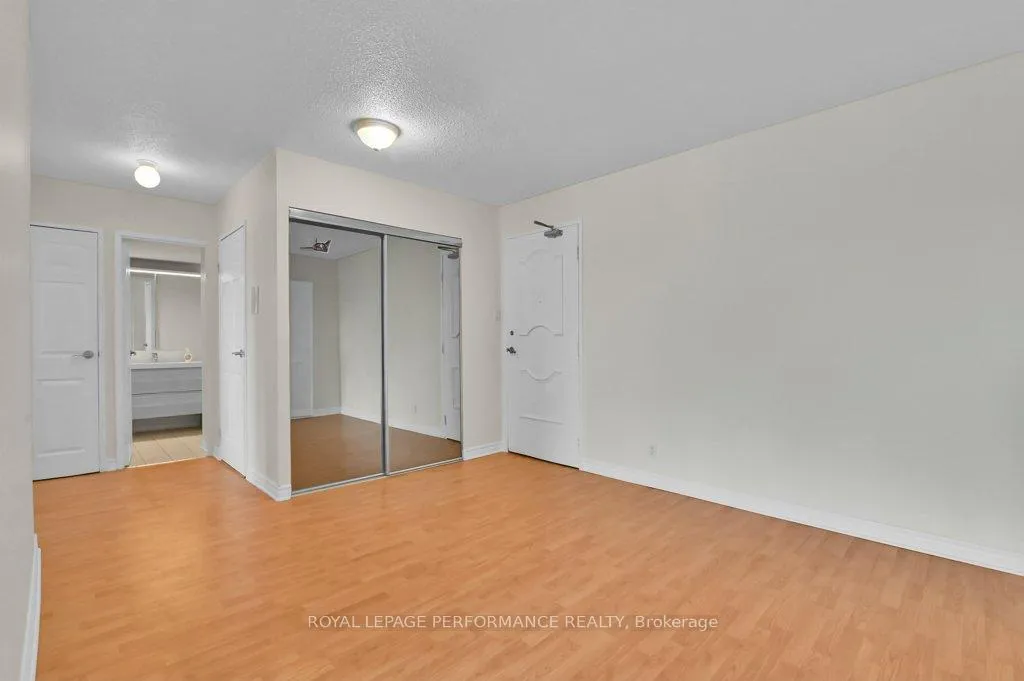 Photo 8 of Unit 1010, 158 A McArthur Avenue, Ottawa, Vanier — HOMEH