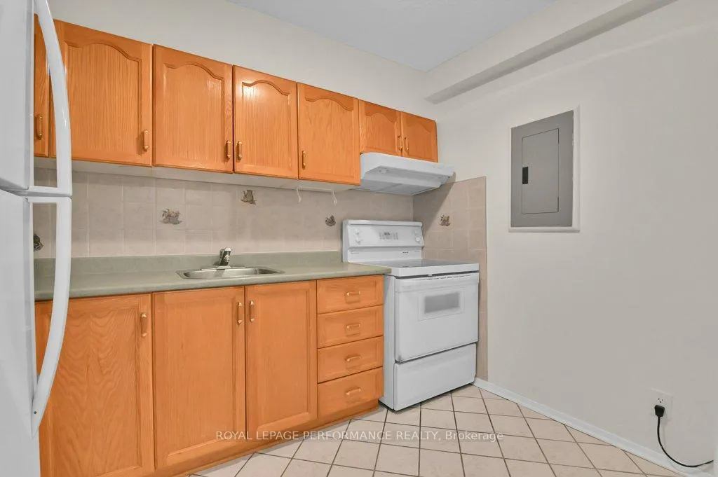 Photo 11 of Unit 1010, 158 A McArthur Avenue, Ottawa, Vanier — HOMEH
