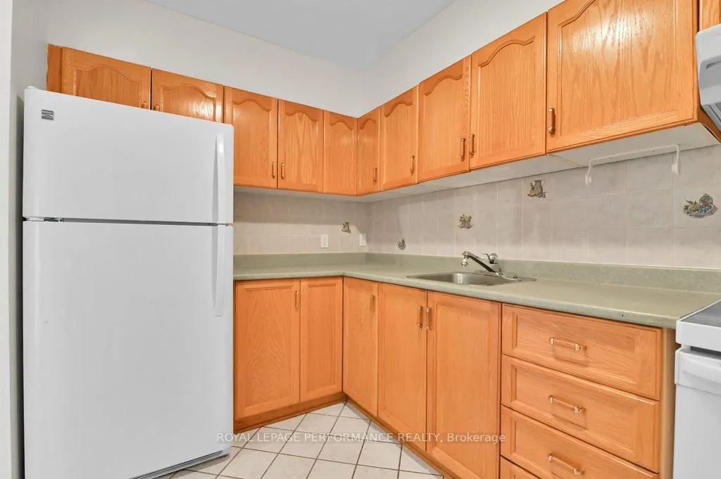 Photo 12 of Unit 1010, 158 A McArthur Avenue, Ottawa, Vanier — HOMEH