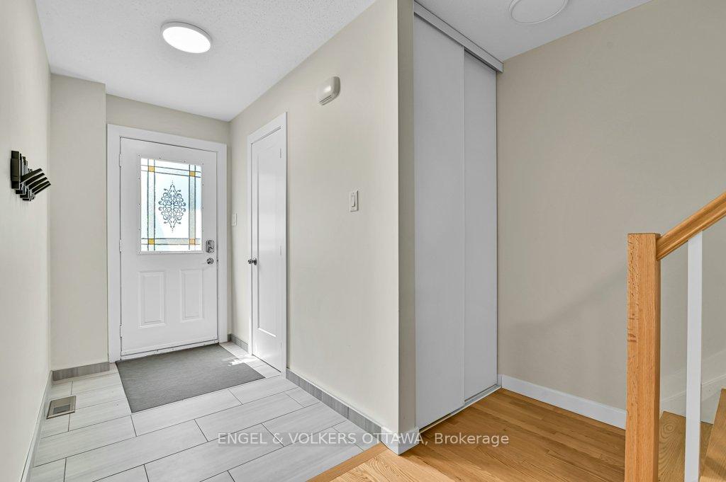 Photo 4 of Unit 107, 213 Romulus Private, Ottawa, Carson Meadows — HOMEH