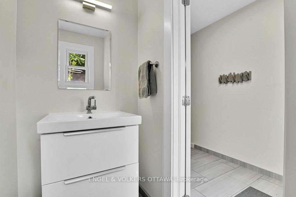 Photo 5 of Unit 107, 213 Romulus Private, Ottawa, Carson Meadows — HOMEH
