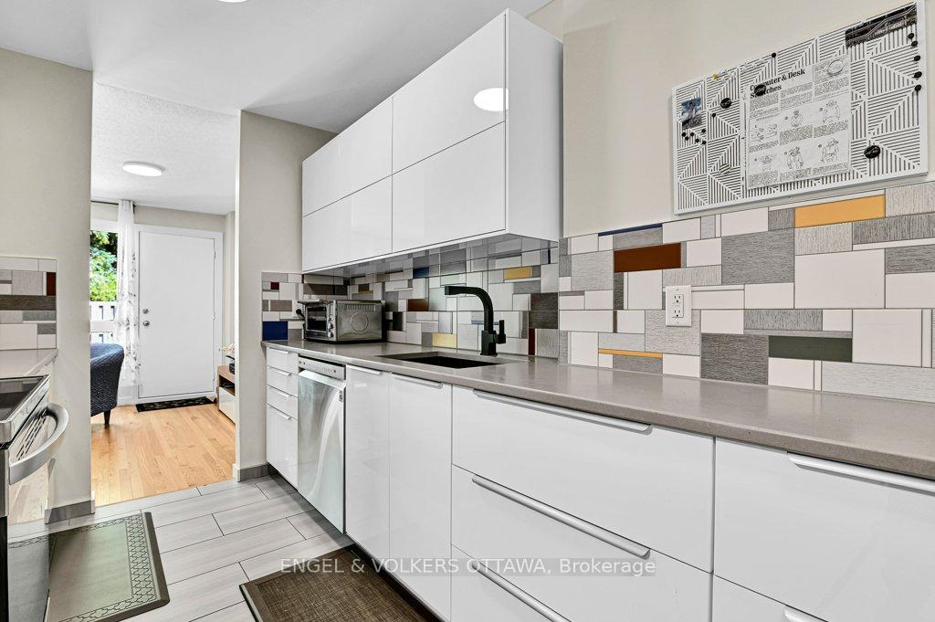 Photo 14 of Unit 107, 213 Romulus Private, Ottawa, Carson Meadows — HOMEH