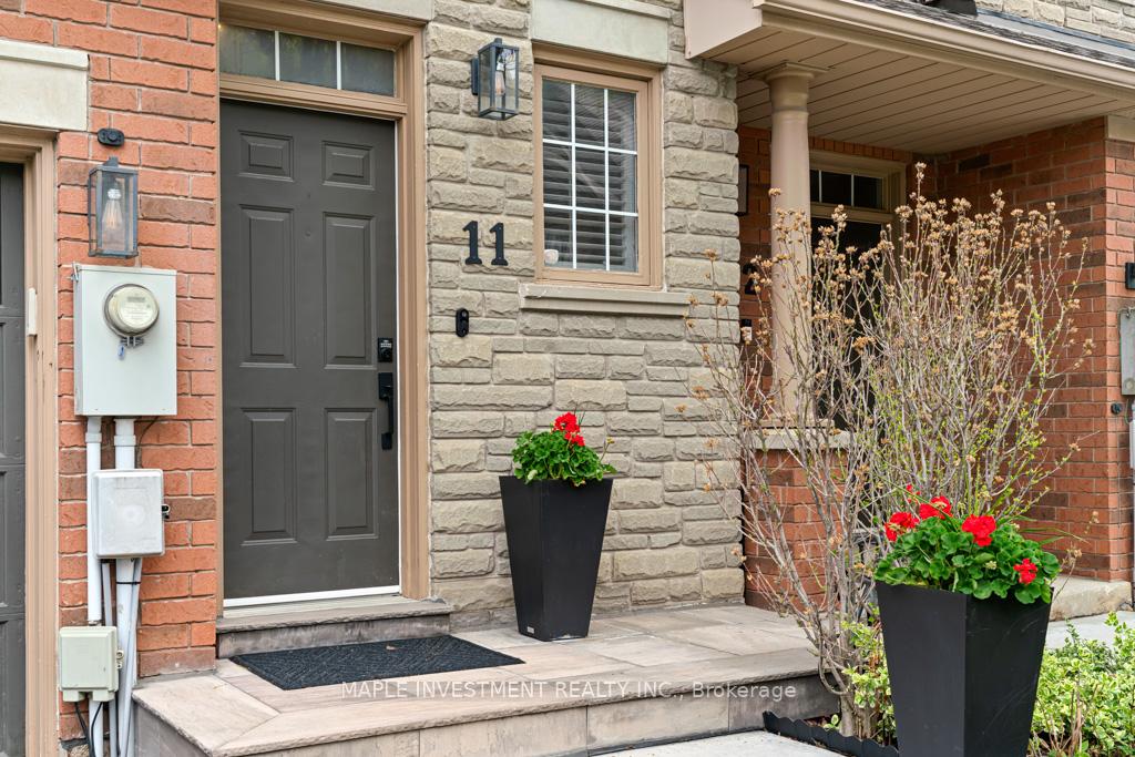 Photo 4 of Unit 11, 15 Pottery Place, Vaughan, East Woodbridge — HOMEH