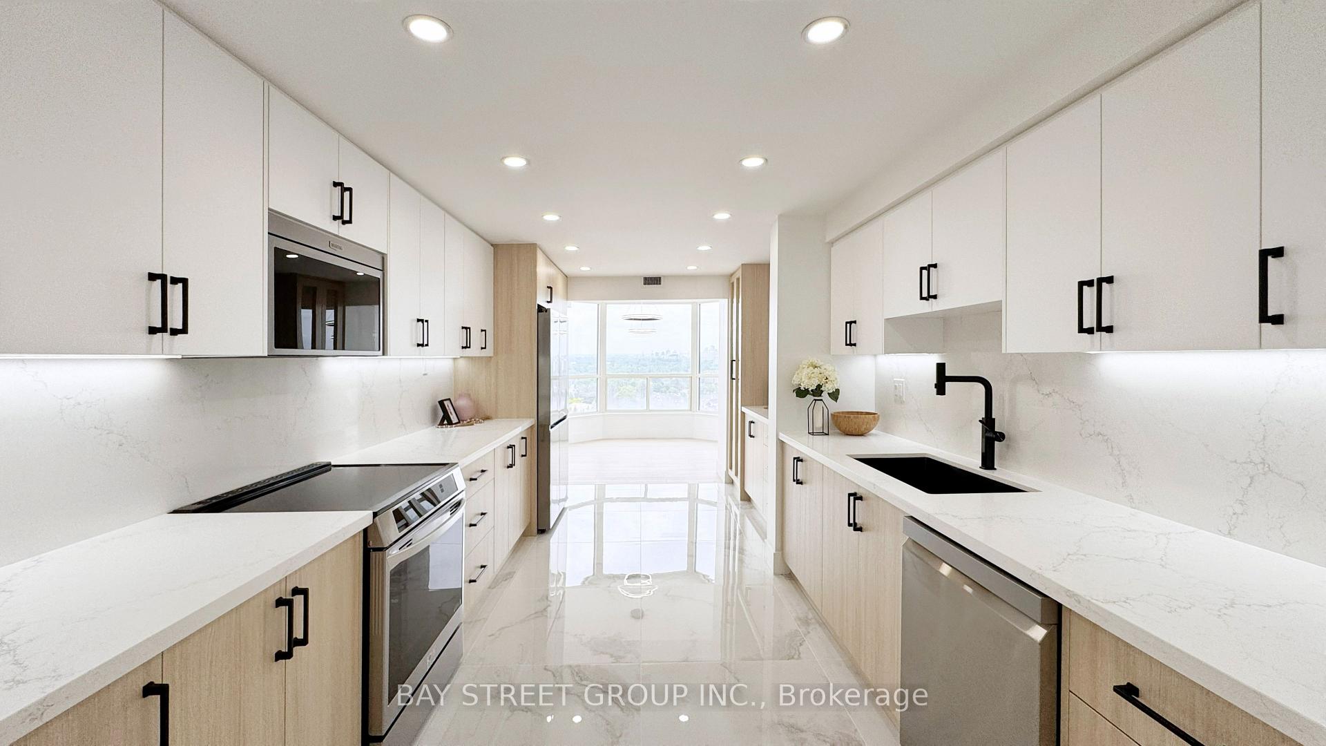 Photo 2 of Unit 1509, 1 Clark Avenue W, Vaughan, Crestwood-Springfarm-Yorkhill — HOMEH
