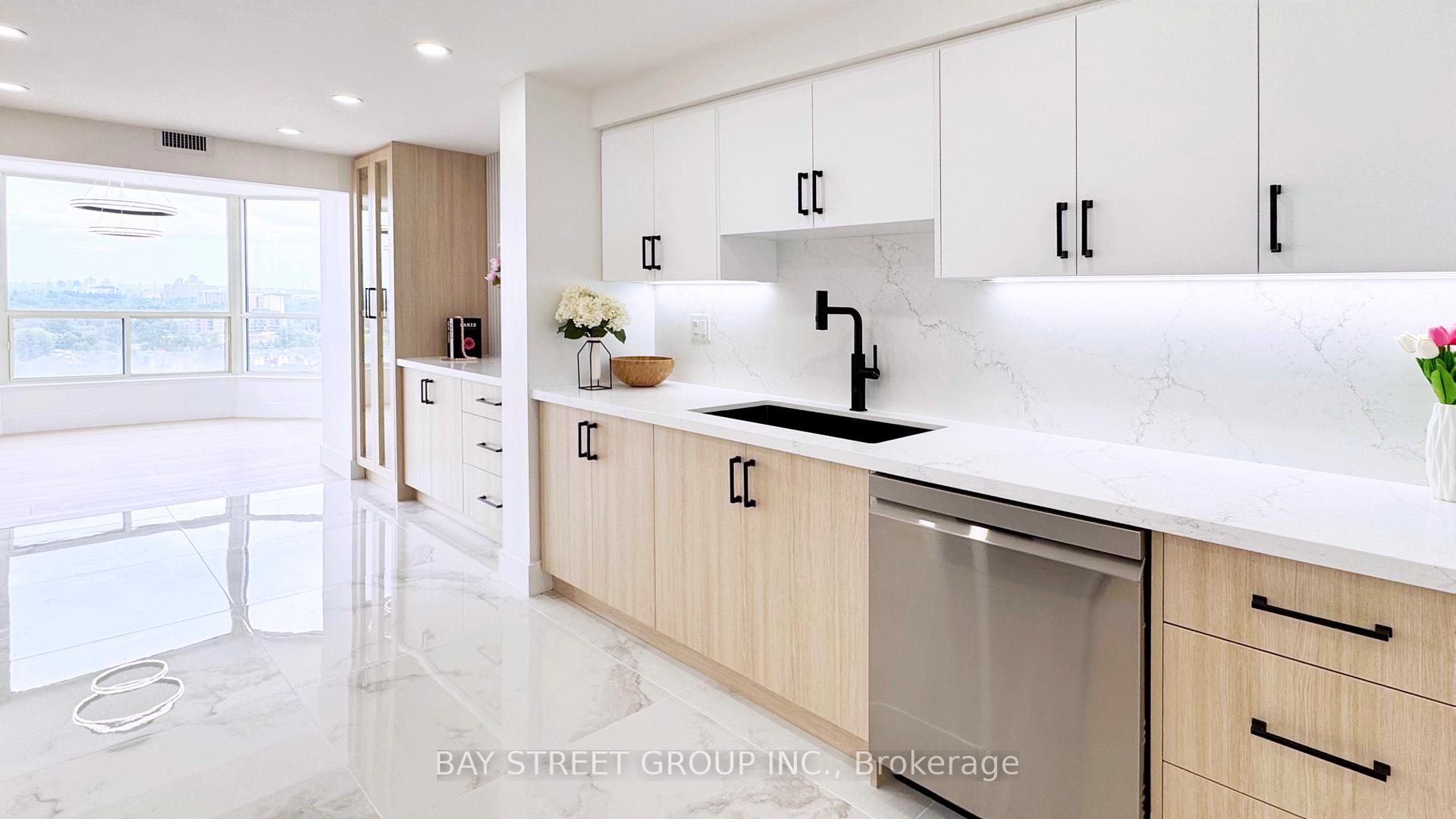 Photo 4 of Unit 1509, 1 Clark Avenue W, Vaughan, Crestwood-Springfarm-Yorkhill — HOMEH