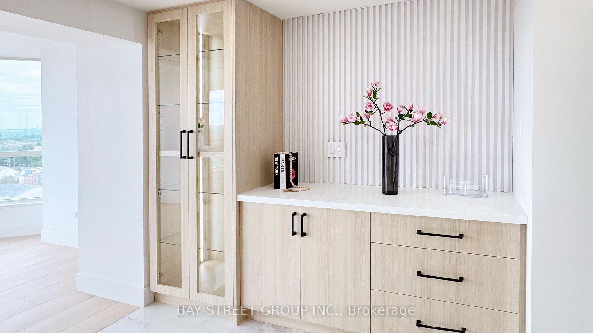 Photo 5 of Unit 1509, 1 Clark Avenue W, Vaughan, Crestwood-Springfarm-Yorkhill — HOMEH