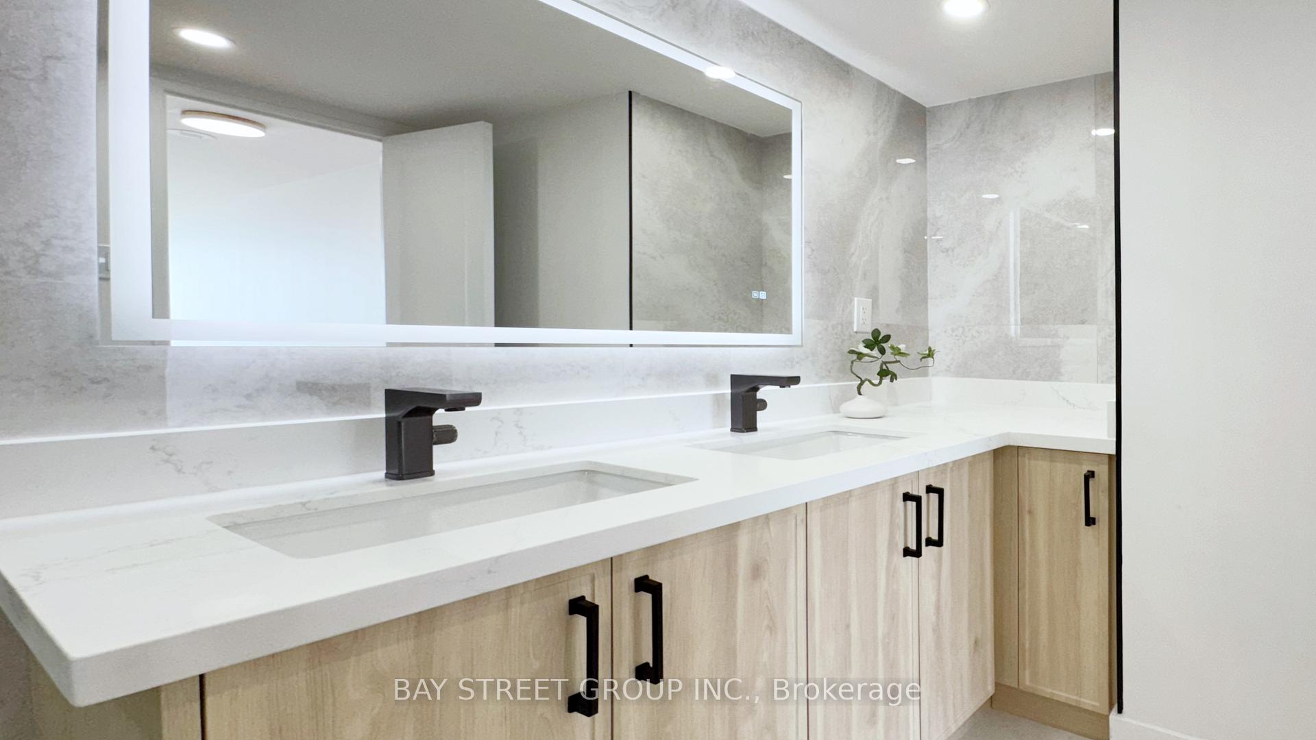 Photo 18 of Unit 1509, 1 Clark Avenue W, Vaughan, Crestwood-Springfarm-Yorkhill — HOMEH