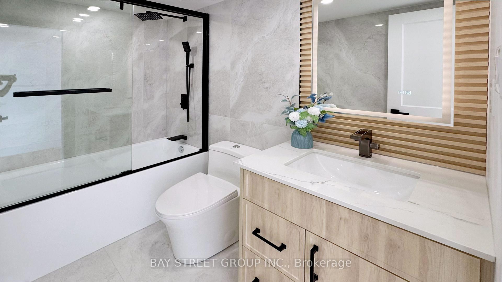 Photo 22 of Unit 1509, 1 Clark Avenue W, Vaughan, Crestwood-Springfarm-Yorkhill — HOMEH