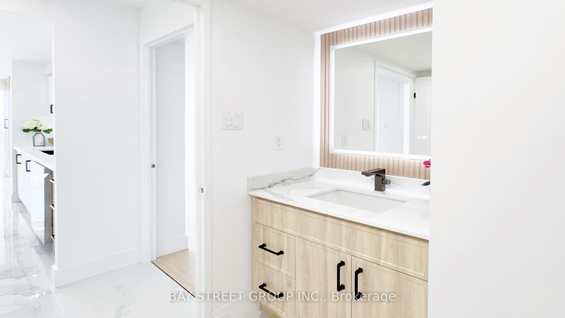 Photo 26 of Unit 1509, 1 Clark Avenue W, Vaughan, Crestwood-Springfarm-Yorkhill — HOMEH