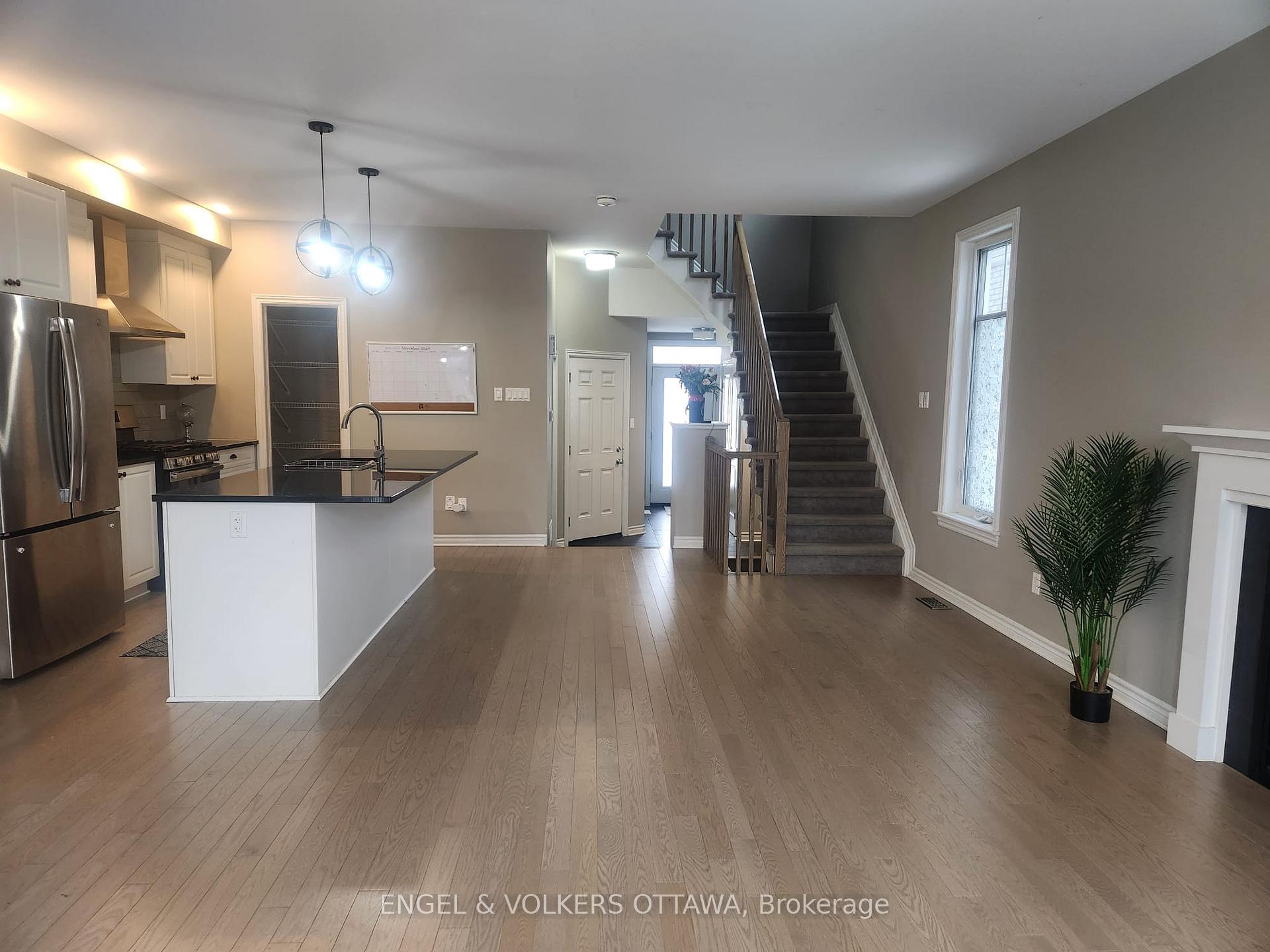 Photo 5 of 134 Lavatera Street, Ottawa, Blossom Park/Kemp Park/Findlay Creek — HOMEH