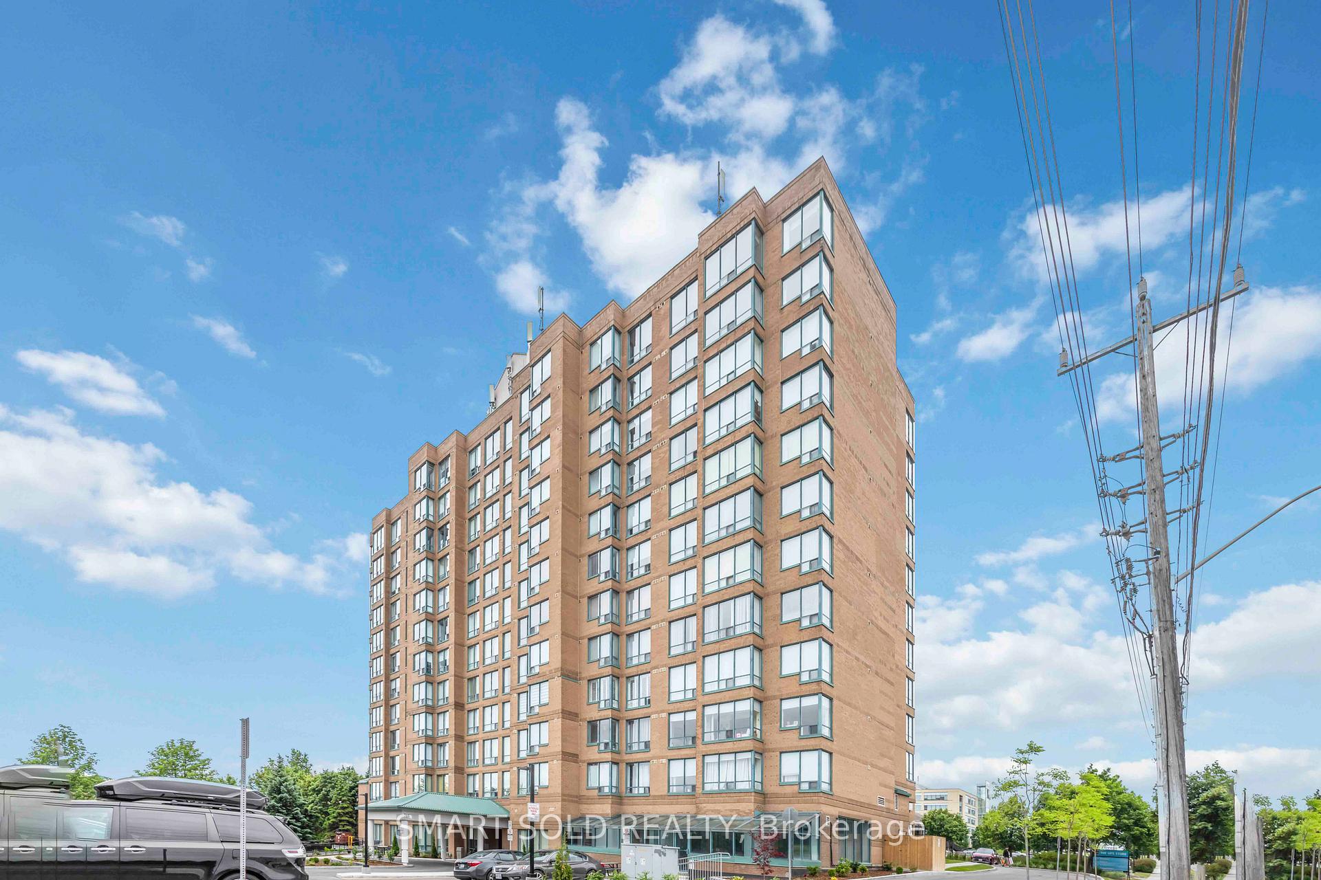 Front of Unit 514, 711 Rossland Road E