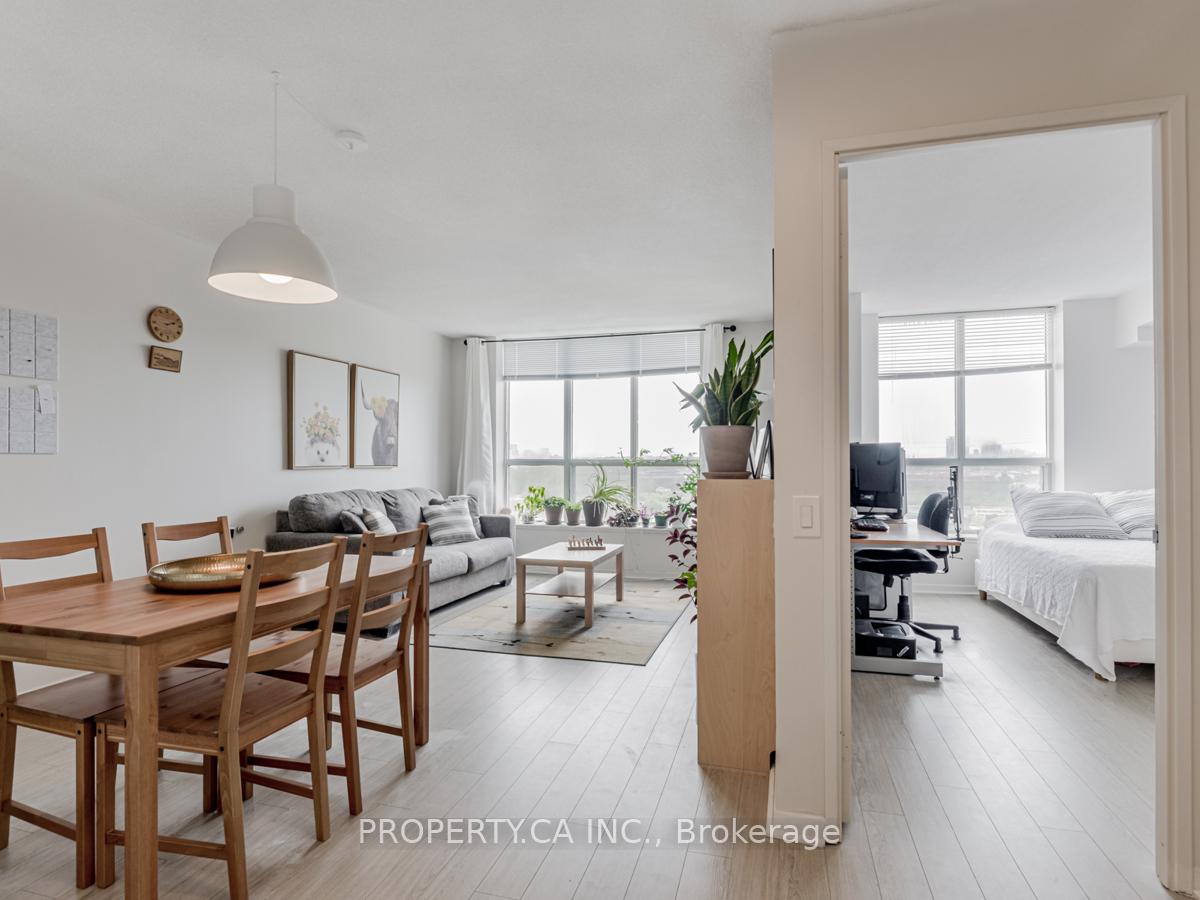 Photo 5 of Unit 1006, 21 Overlea Boulevard, Toronto, Thorncliffe Park — HOMEH