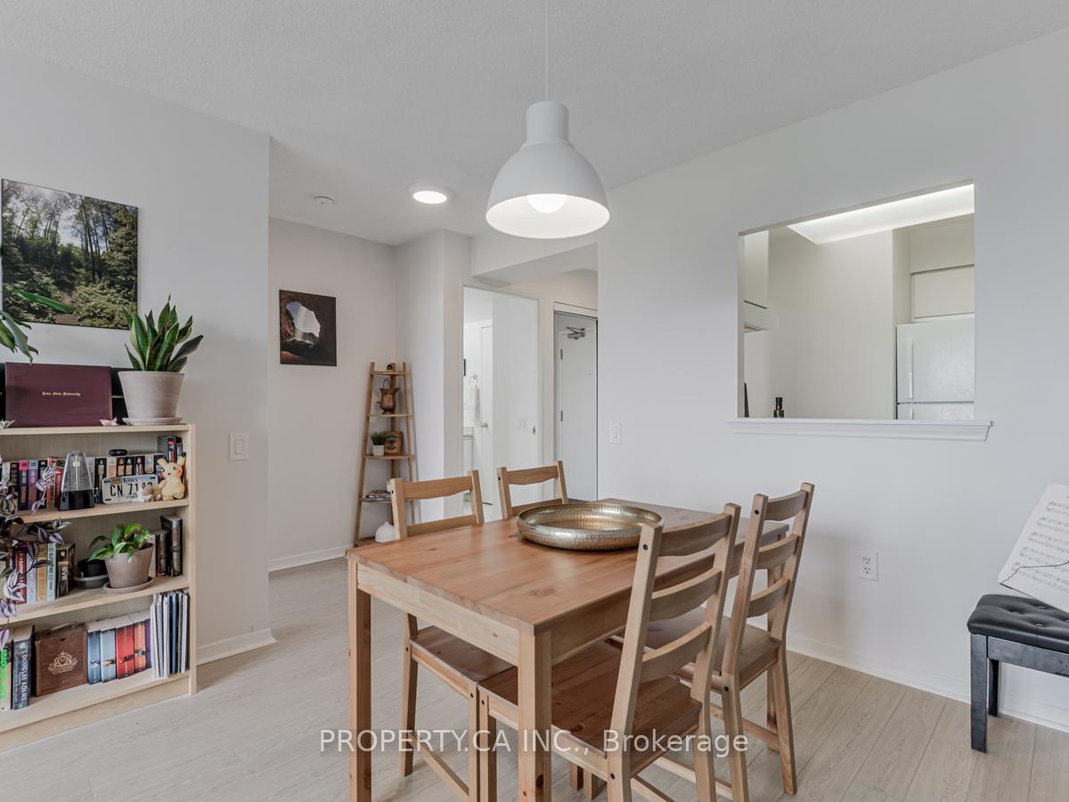 Photo 6 of Unit 1006, 21 Overlea Boulevard, Toronto, Thorncliffe Park — HOMEH