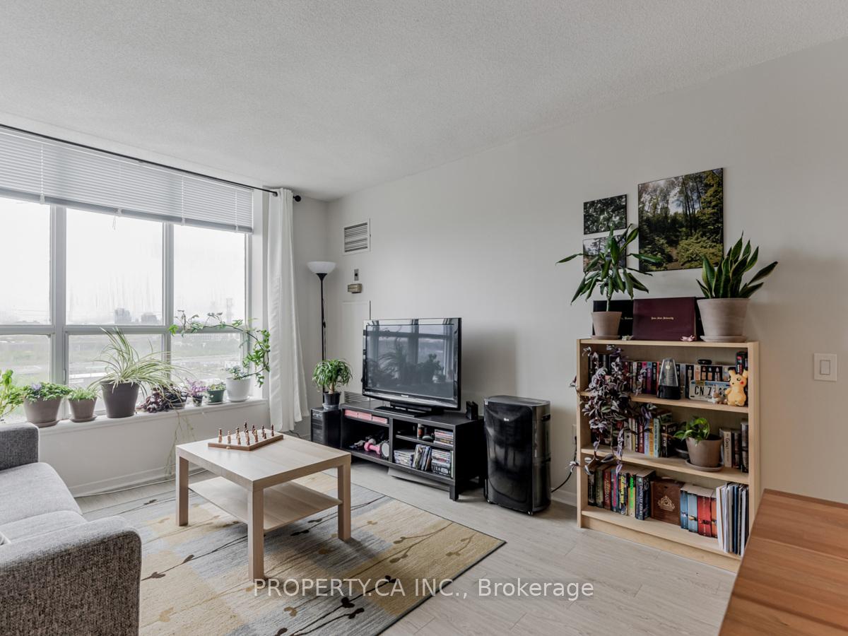 Photo 7 of Unit 1006, 21 Overlea Boulevard, Toronto, Thorncliffe Park — HOMEH