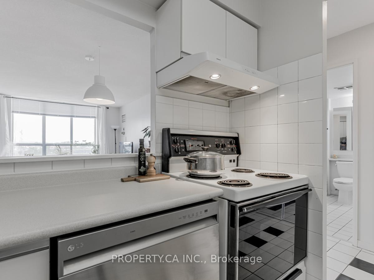 Photo 11 of Unit 1006, 21 Overlea Boulevard, Toronto, Thorncliffe Park — HOMEH