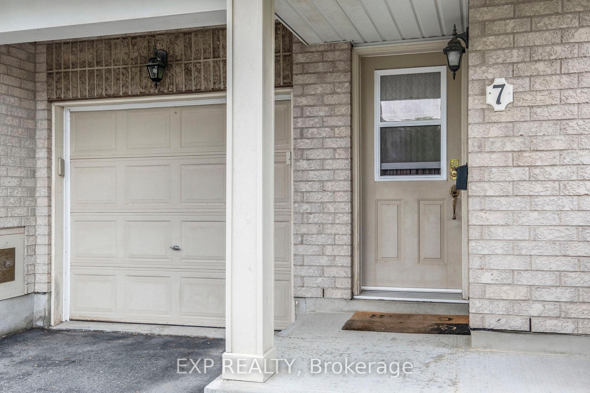 Photo 3 of 7 Marabrooke Street, Ottawa, Barrhaven - Strandherd — HOMEH