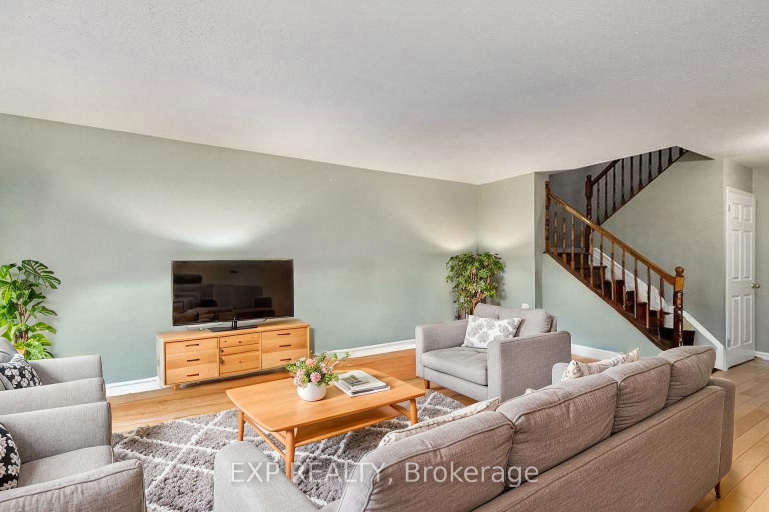 Photo 4 of 7 Marabrooke Street, Ottawa, Barrhaven - Strandherd — HOMEH