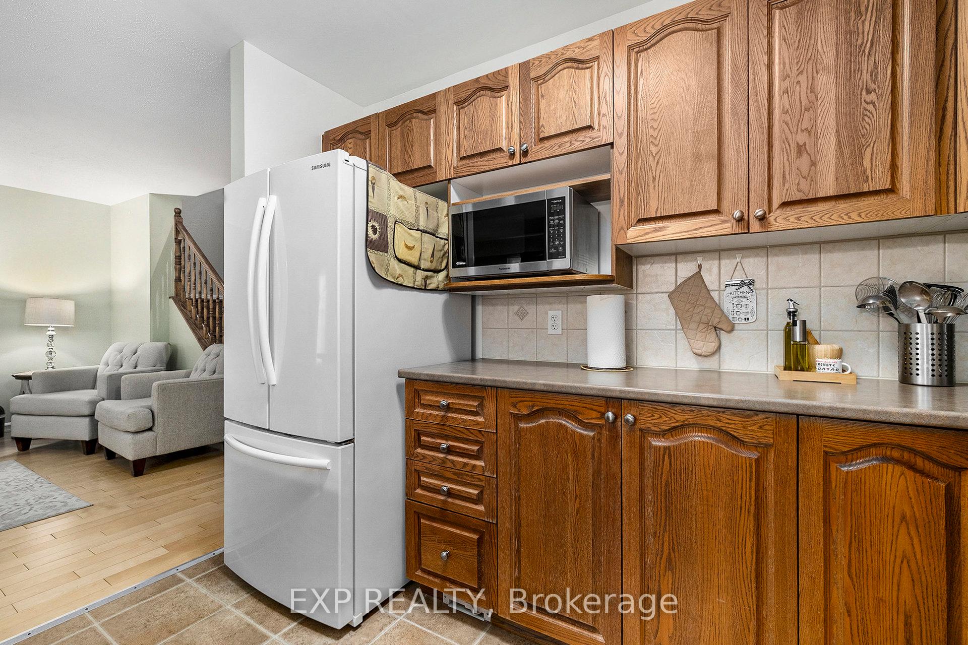 Photo 10 of 7 Marabrooke Street, Ottawa, Barrhaven - Strandherd — HOMEH
