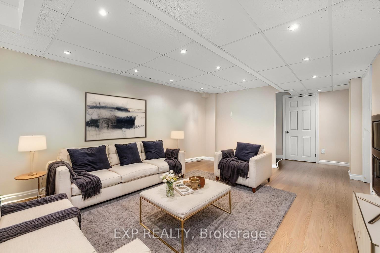 Photo 18 of 7 Marabrooke Street, Ottawa, Barrhaven - Strandherd — HOMEH