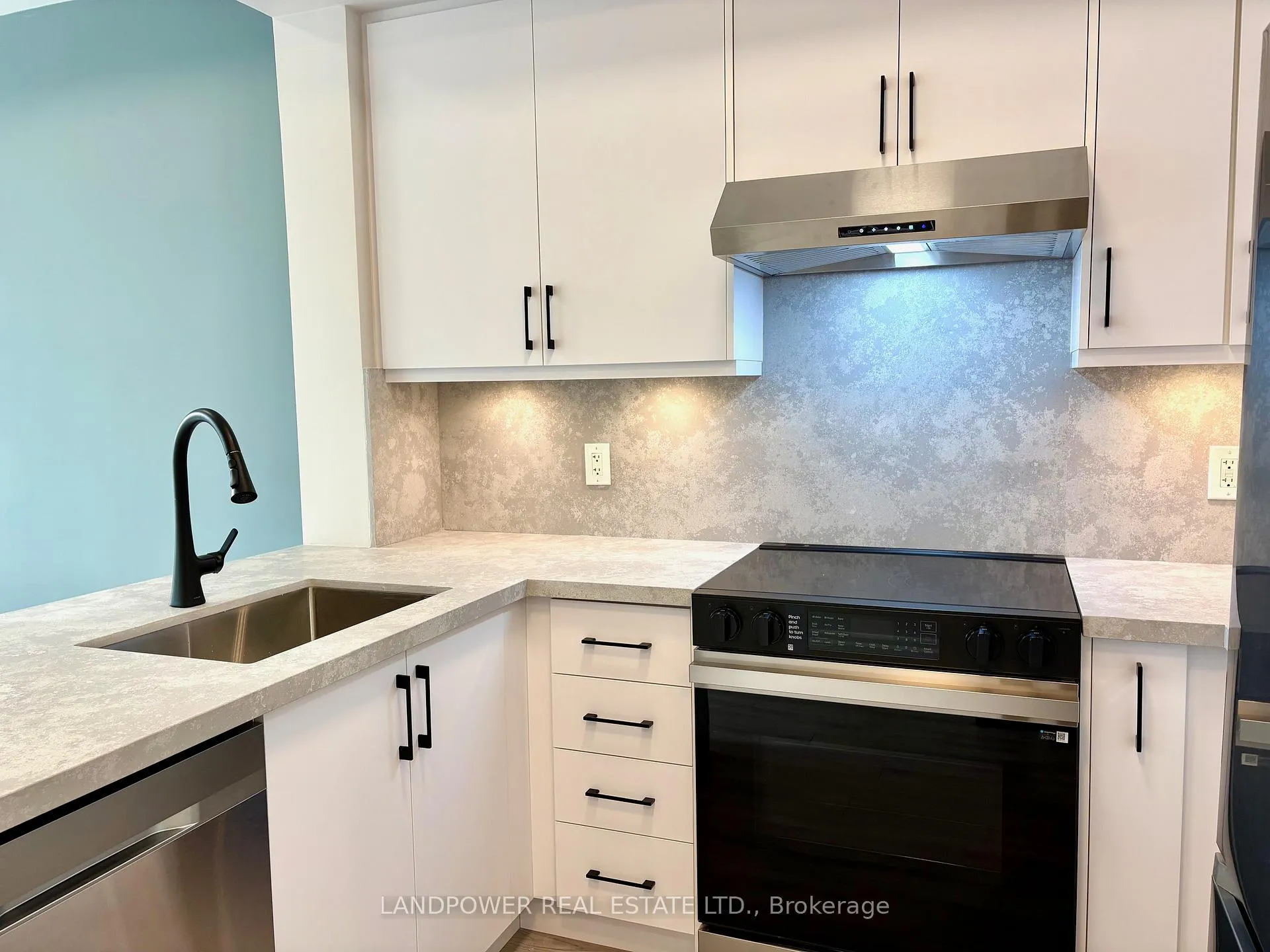 Photo 7 of Unit 201, 8130 Birchmount Road, Markham, Unionville — HOMEH