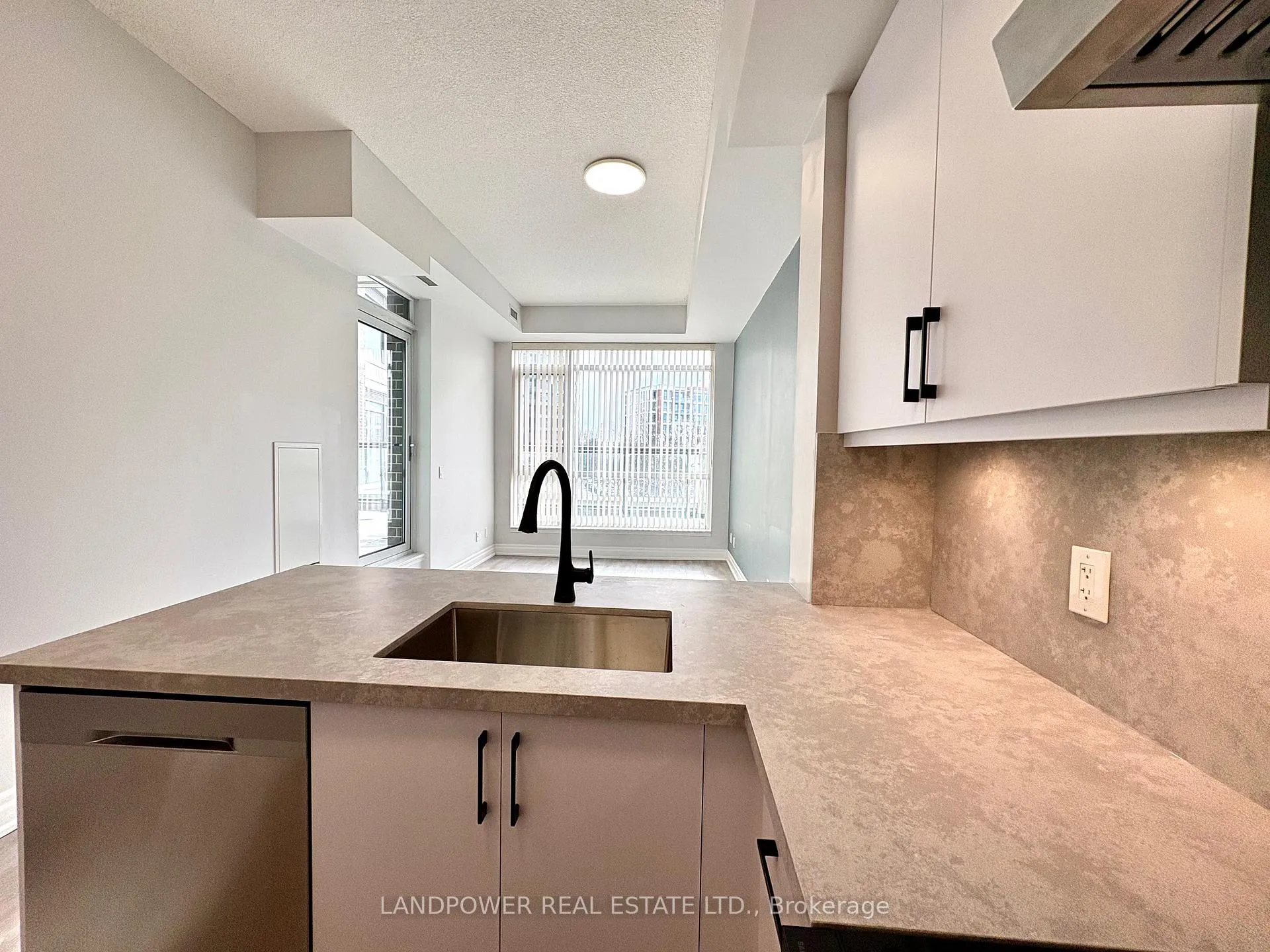 Photo 8 of Unit 201, 8130 Birchmount Road, Markham, Unionville — HOMEH