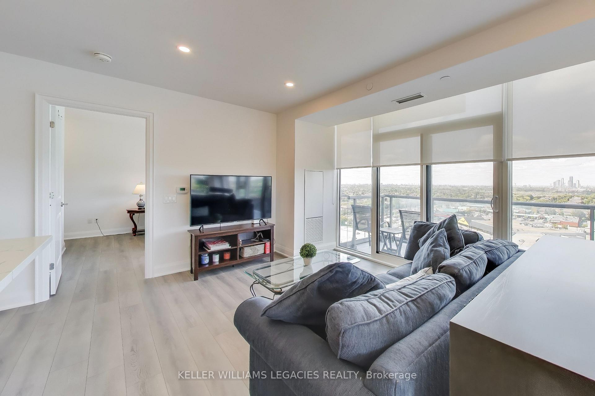 Photo 4 of Unit 1405, 10 Gatineau Drive, Vaughan, Beverley Glen — HOMEH