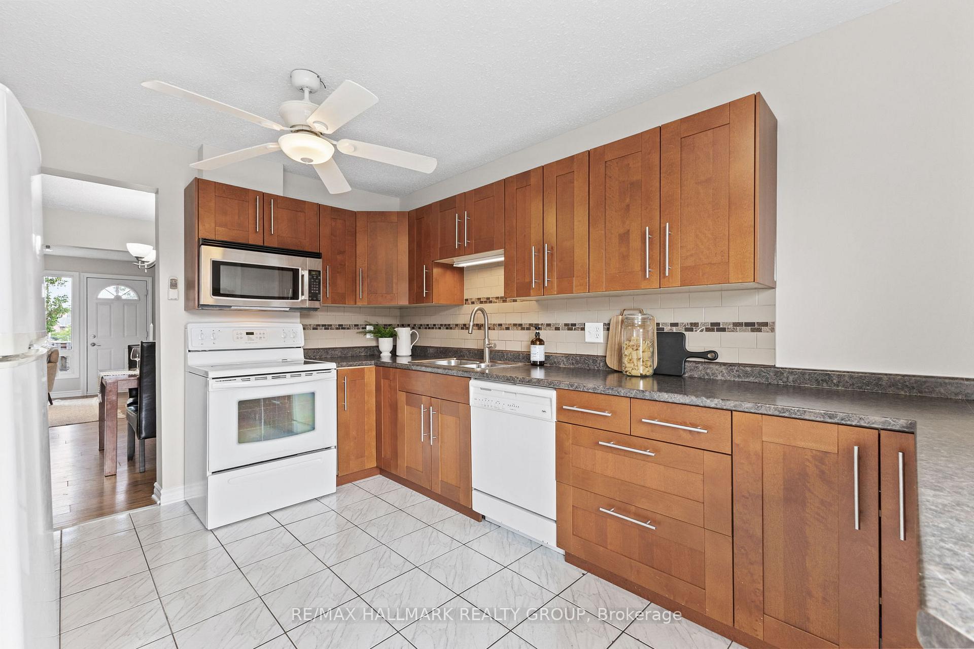 Photo 4 of Unit 43, 3555 Downpatrick Road, Ottawa, Windsor Park Village — HOMEH