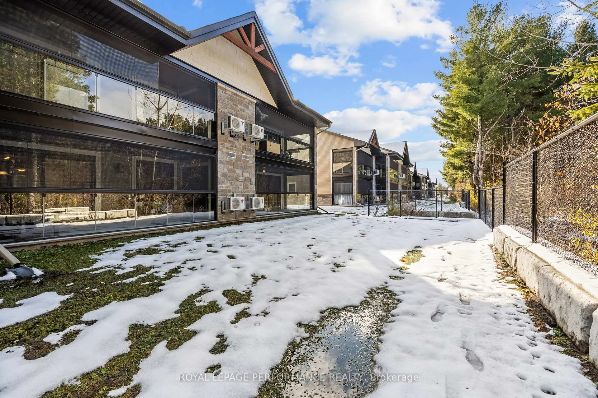 Photo 7 of Unit 404, 99 St Moritz Trail, Embrun — HOMEH
