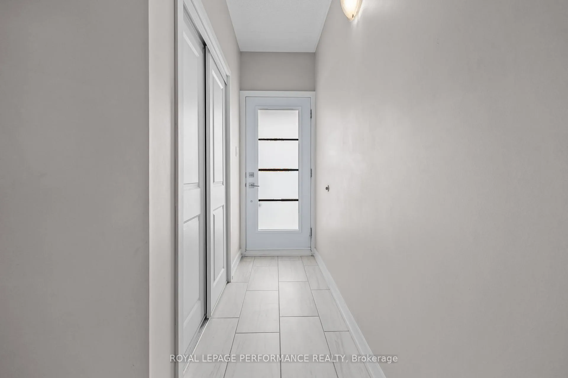Photo 9 of Unit 404, 99 St Moritz Trail, Embrun — HOMEH