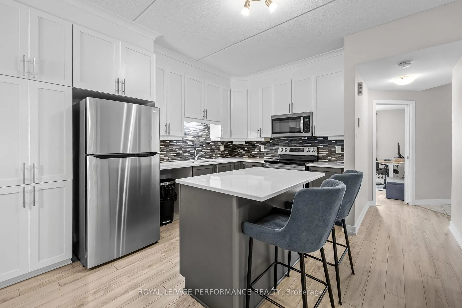 Photo 11 of Unit 404, 99 St Moritz Trail, Embrun — HOMEH