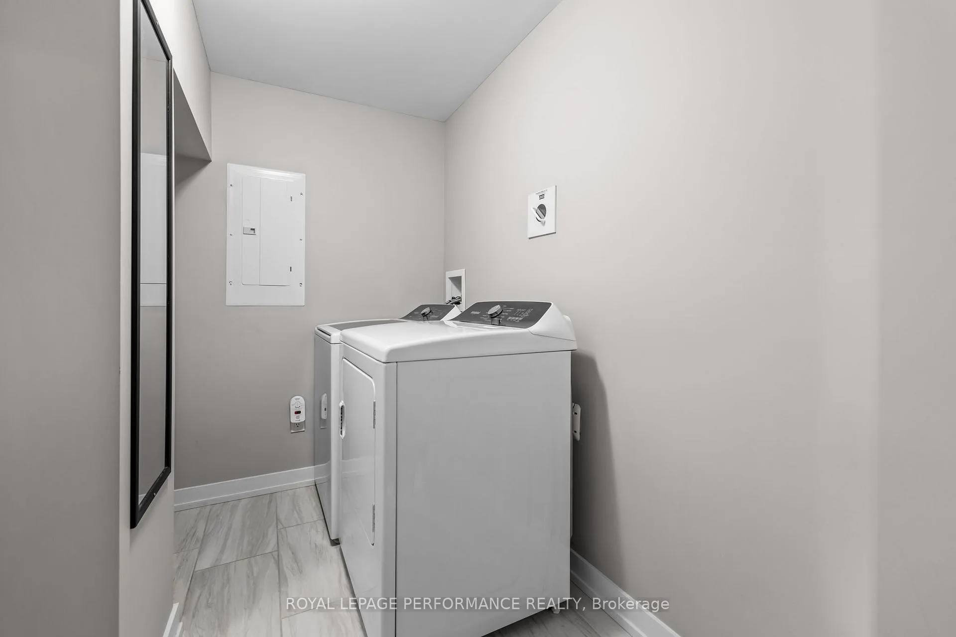 Photo 22 of Unit 404, 99 St Moritz Trail, Embrun — HOMEH