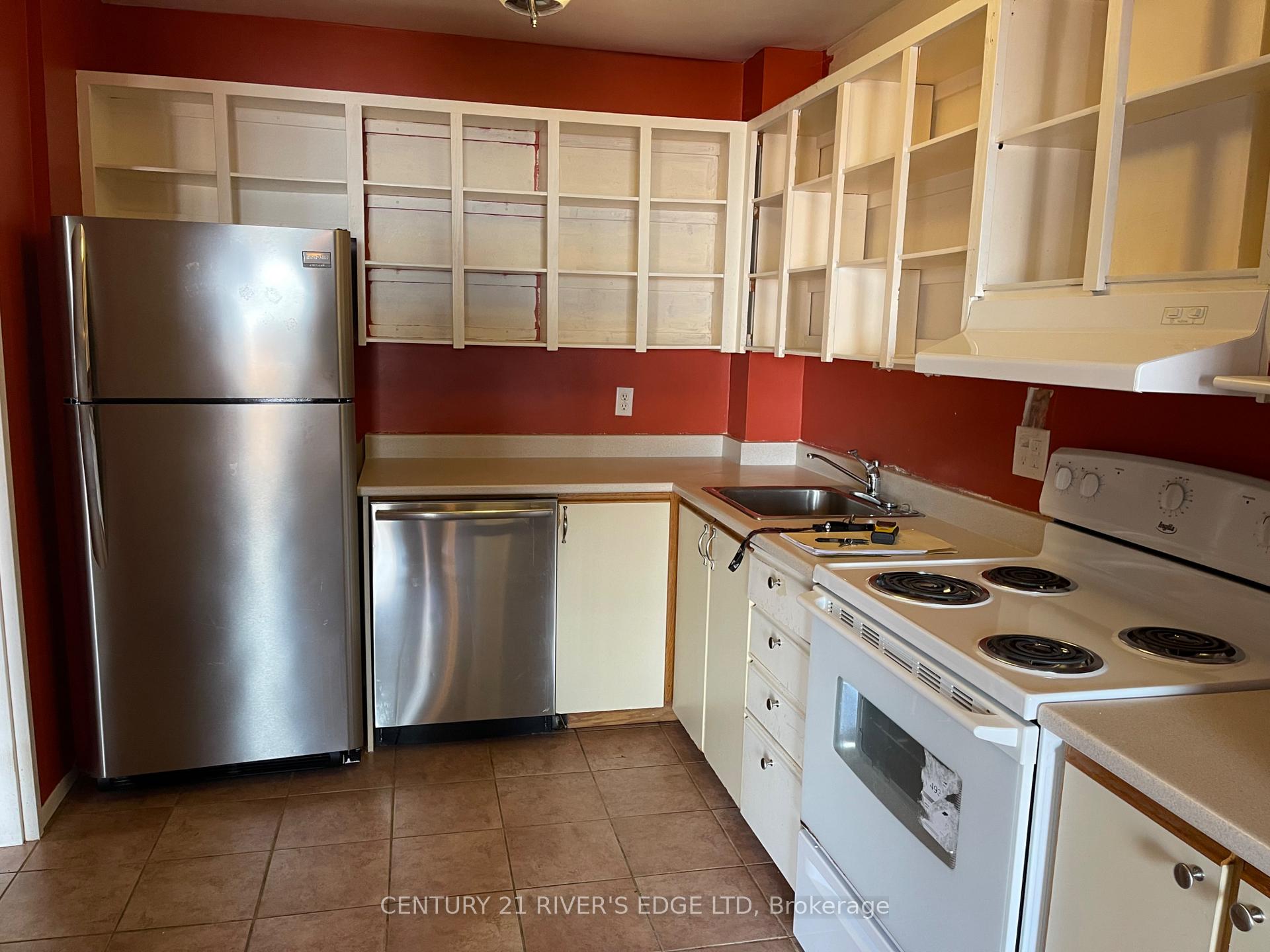 Photo 7 of Unit 117, 3445 Uplands Drive, Ottawa, Hunt Club — HOMEH