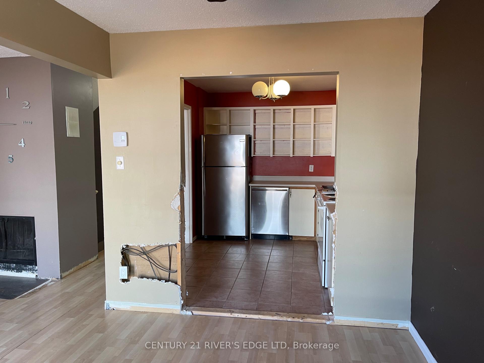 Photo 8 of Unit 117, 3445 Uplands Drive, Ottawa, Hunt Club — HOMEH