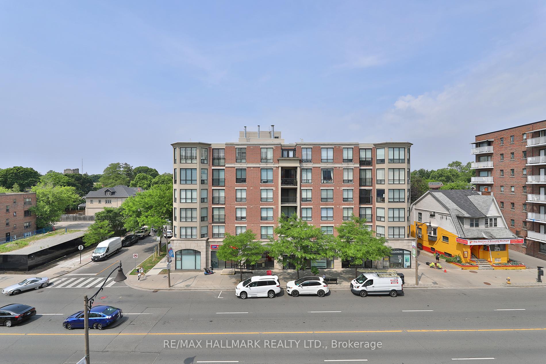 Front of Unit 609, 2727 Yonge Street