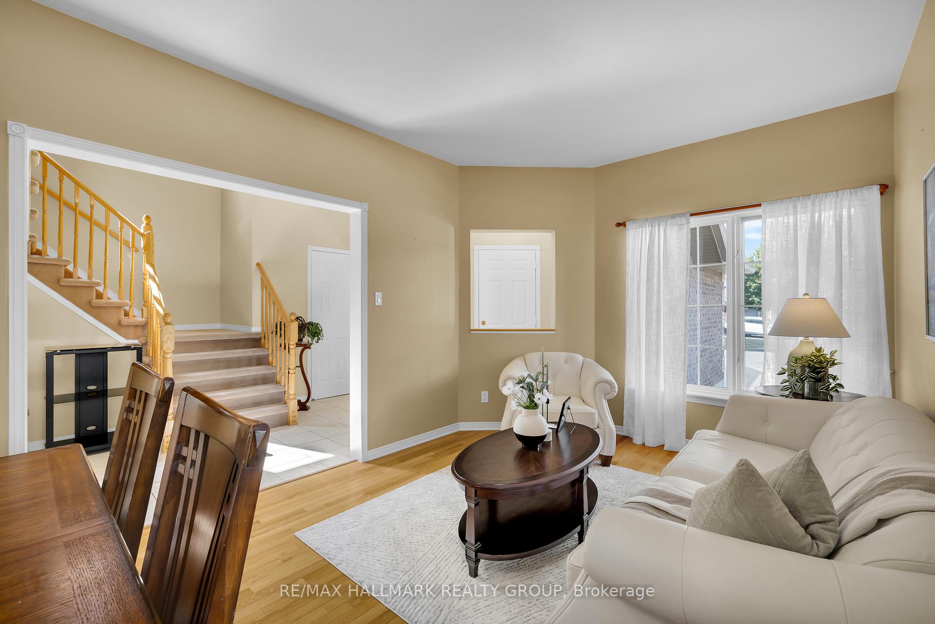 Photo 2 of 1087 Rocky Harbour Crescent, Ottawa, Riverside South/Gloucester Glen — HOMEH