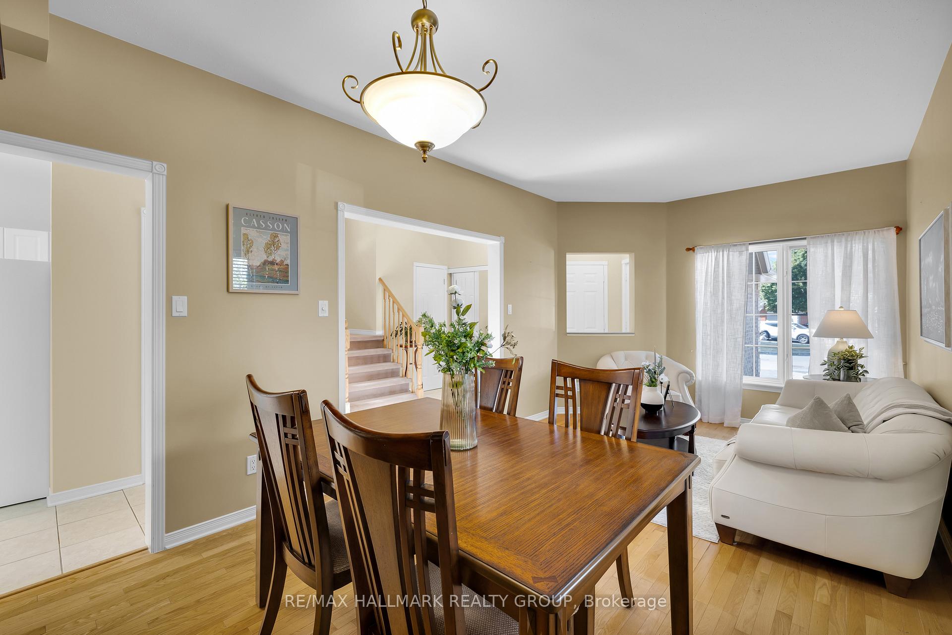 Photo 8 of 1087 Rocky Harbour Crescent, Ottawa, Riverside South/Gloucester Glen — HOMEH
