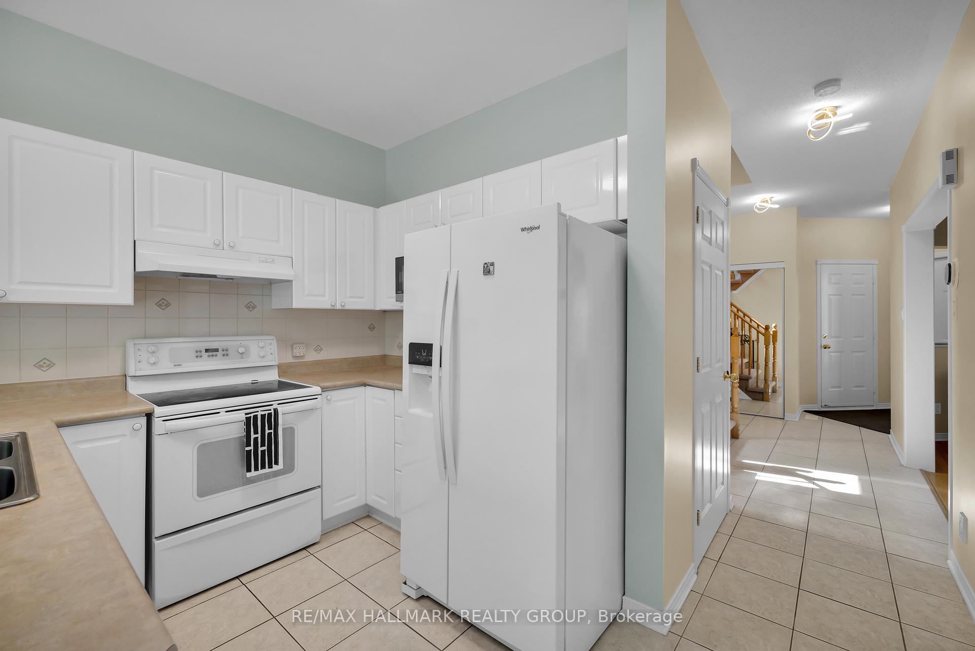 Photo 13 of 1087 Rocky Harbour Crescent, Ottawa, Riverside South/Gloucester Glen — HOMEH