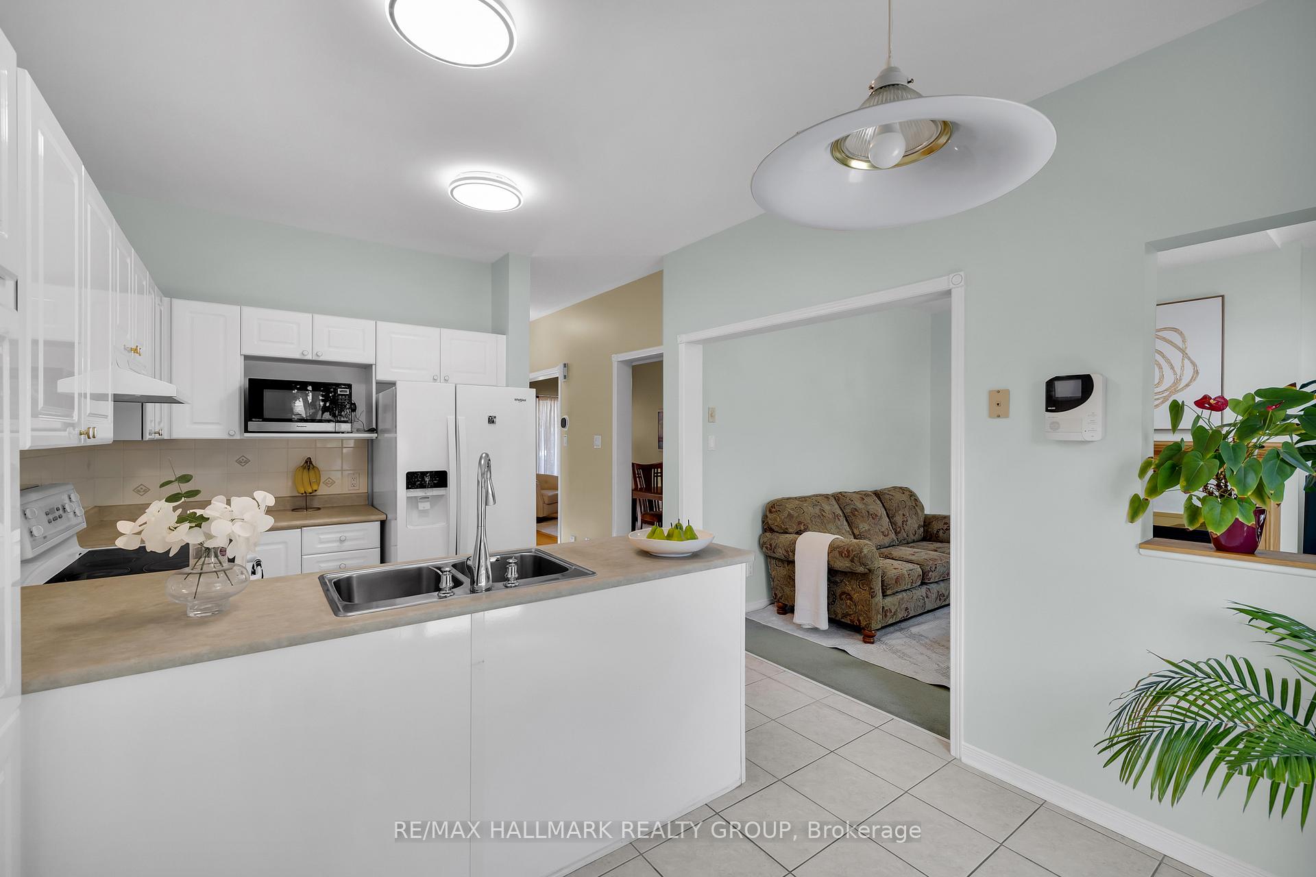Photo 14 of 1087 Rocky Harbour Crescent, Ottawa, Riverside South/Gloucester Glen — HOMEH