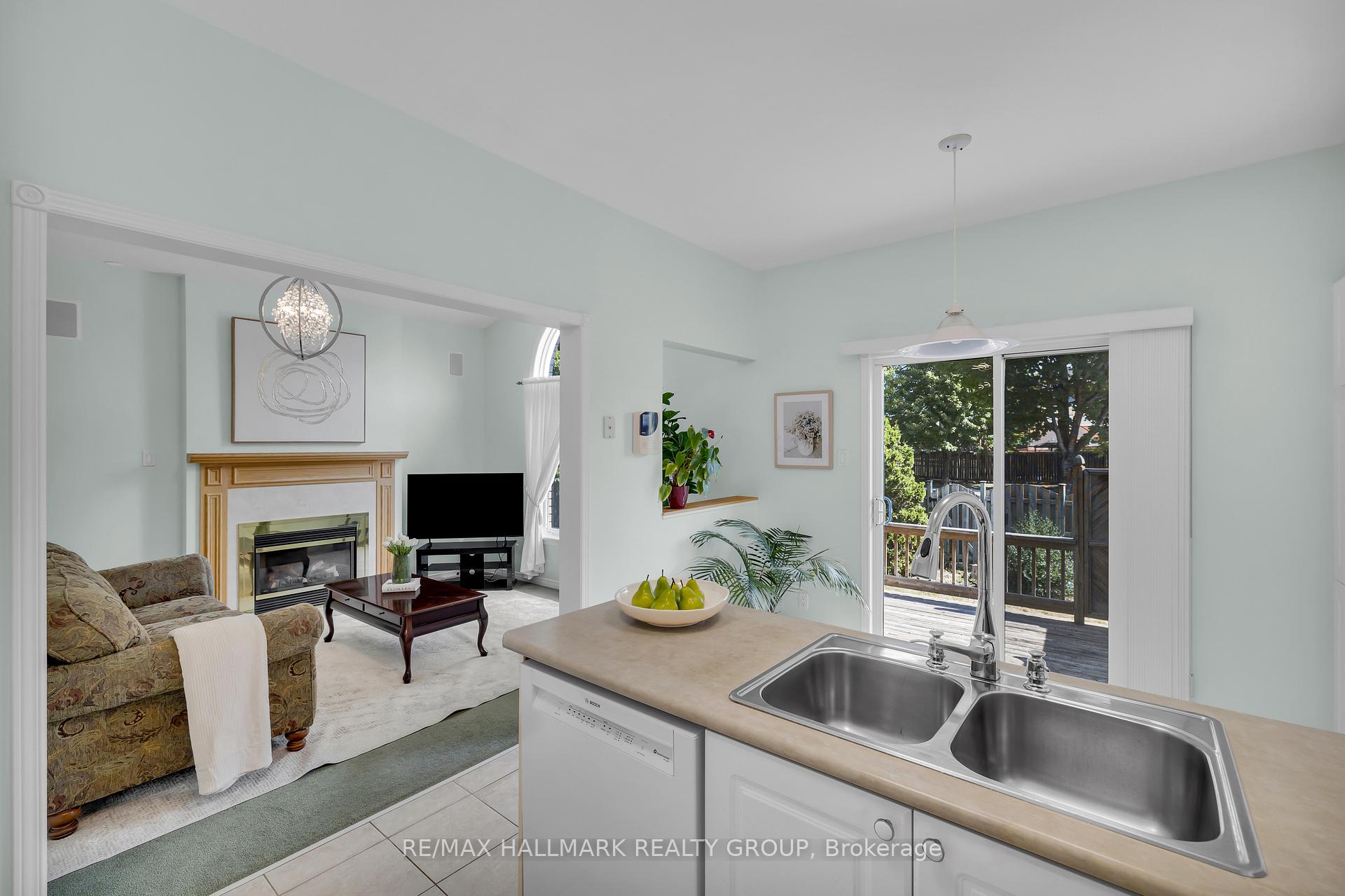 Photo 15 of 1087 Rocky Harbour Crescent, Ottawa, Riverside South/Gloucester Glen — HOMEH