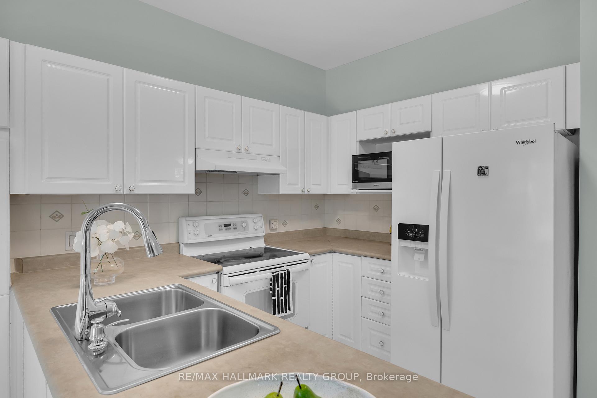 Photo 16 of 1087 Rocky Harbour Crescent, Ottawa, Riverside South/Gloucester Glen — HOMEH