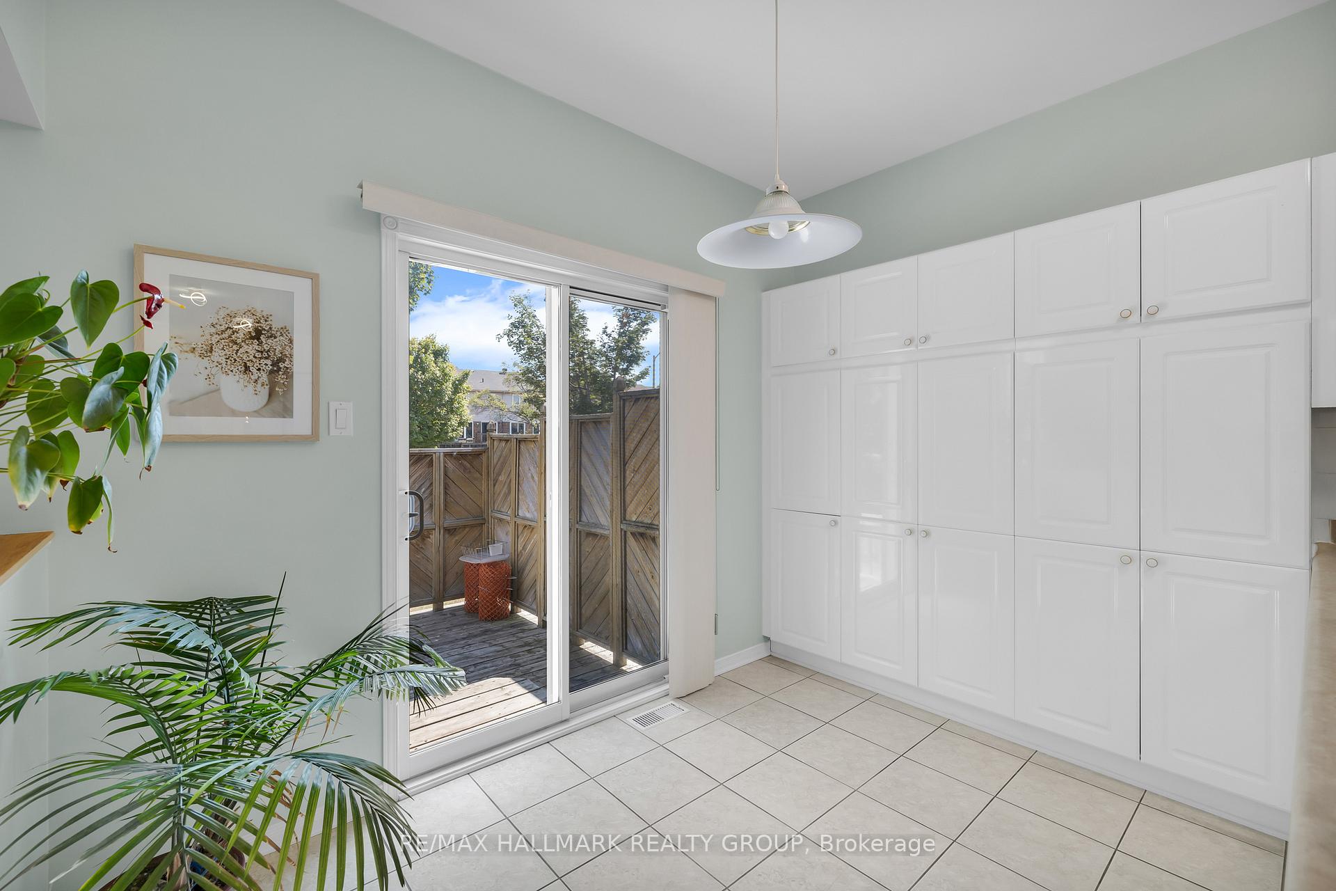 Photo 17 of 1087 Rocky Harbour Crescent, Ottawa, Riverside South/Gloucester Glen — HOMEH