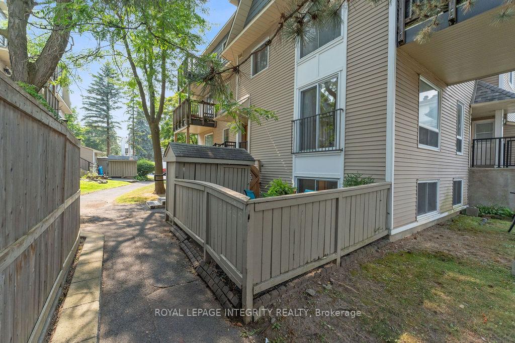 Photo 3 of 406 Tanguay Court, Ottawa, Kanata - Katimavik — HOMEH