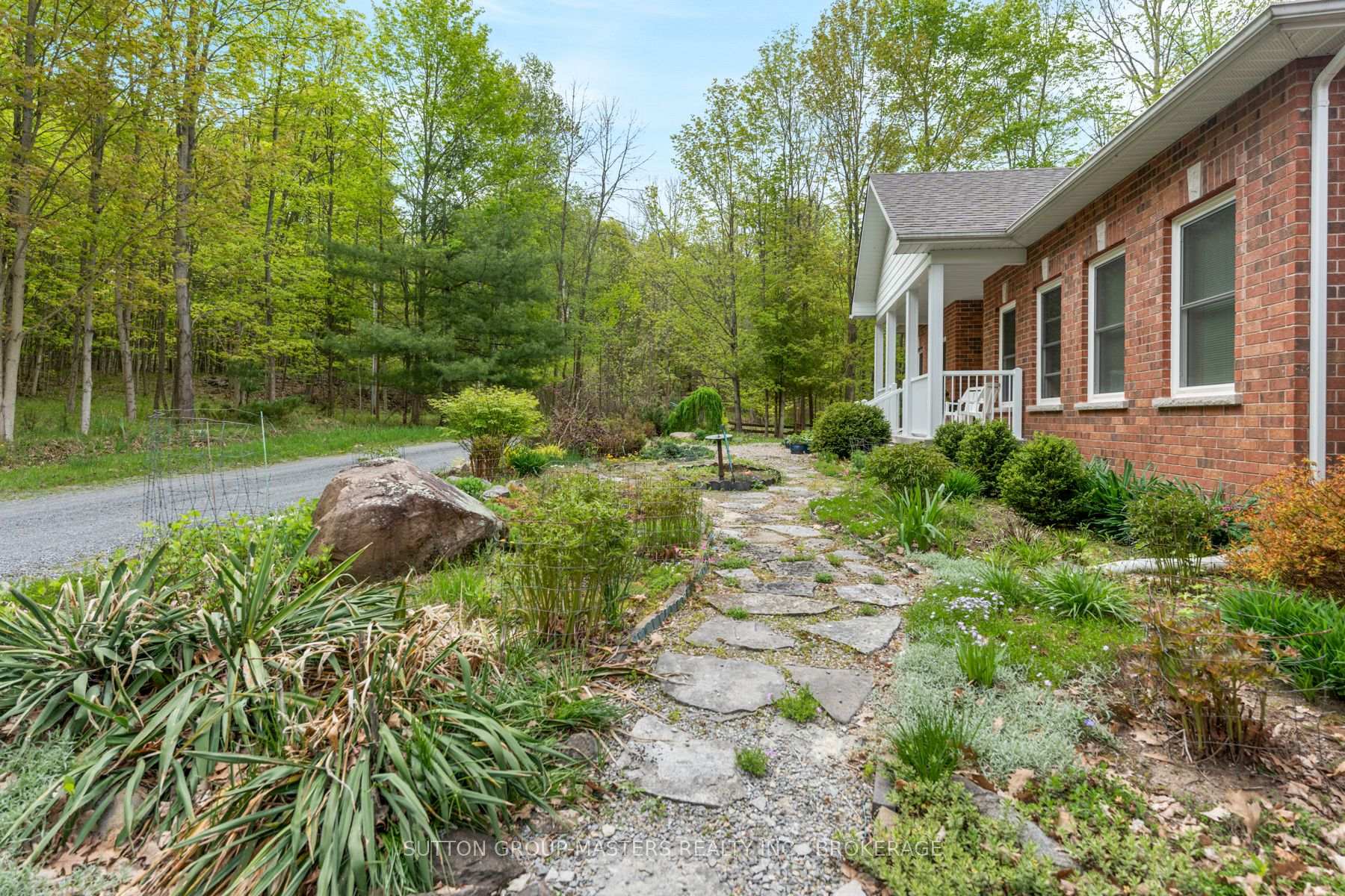Photo 2 of 1023 Big Ben Lane, Frontenac, Frontenac South — HOMEH