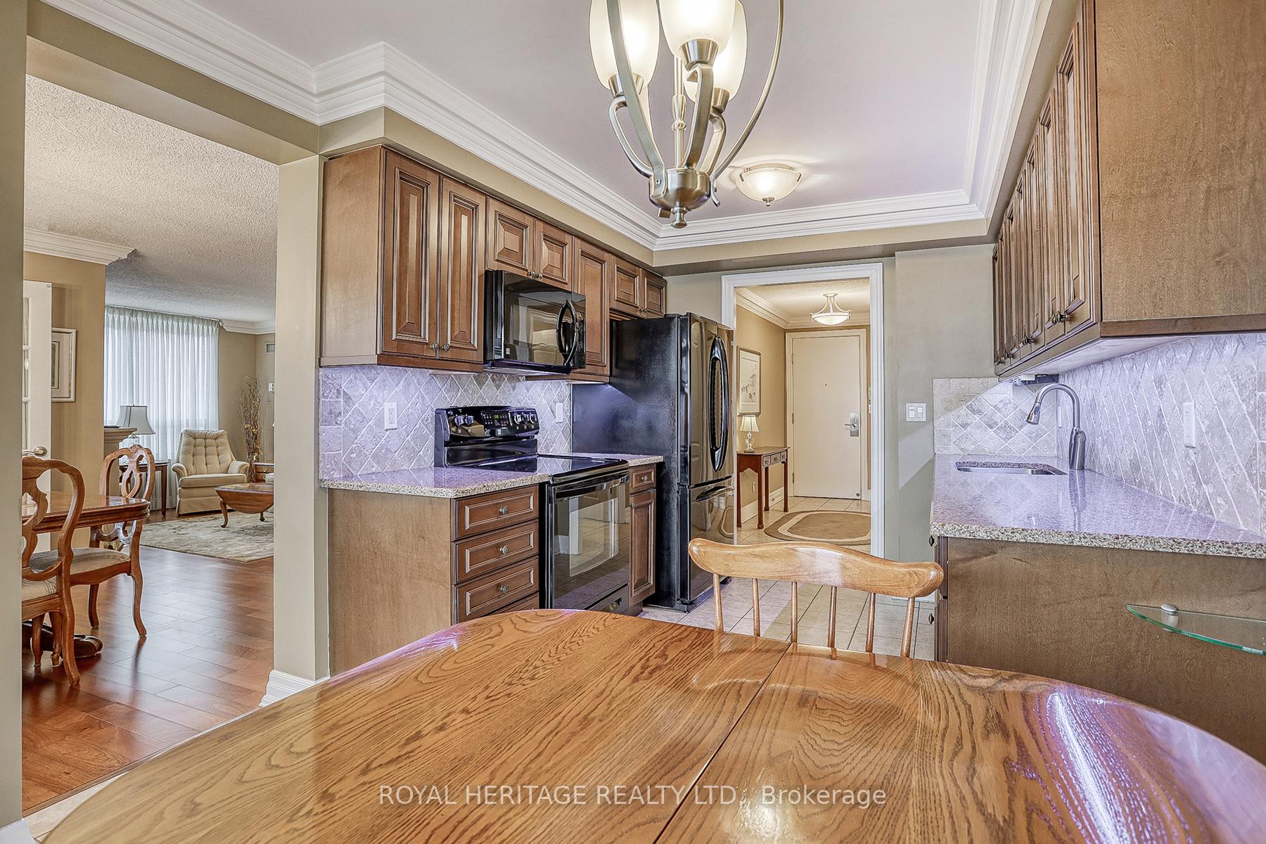 Photo 12 of Unit 1112, 1000 The Esplanade N, Pickering, Town Centre — HOMEH