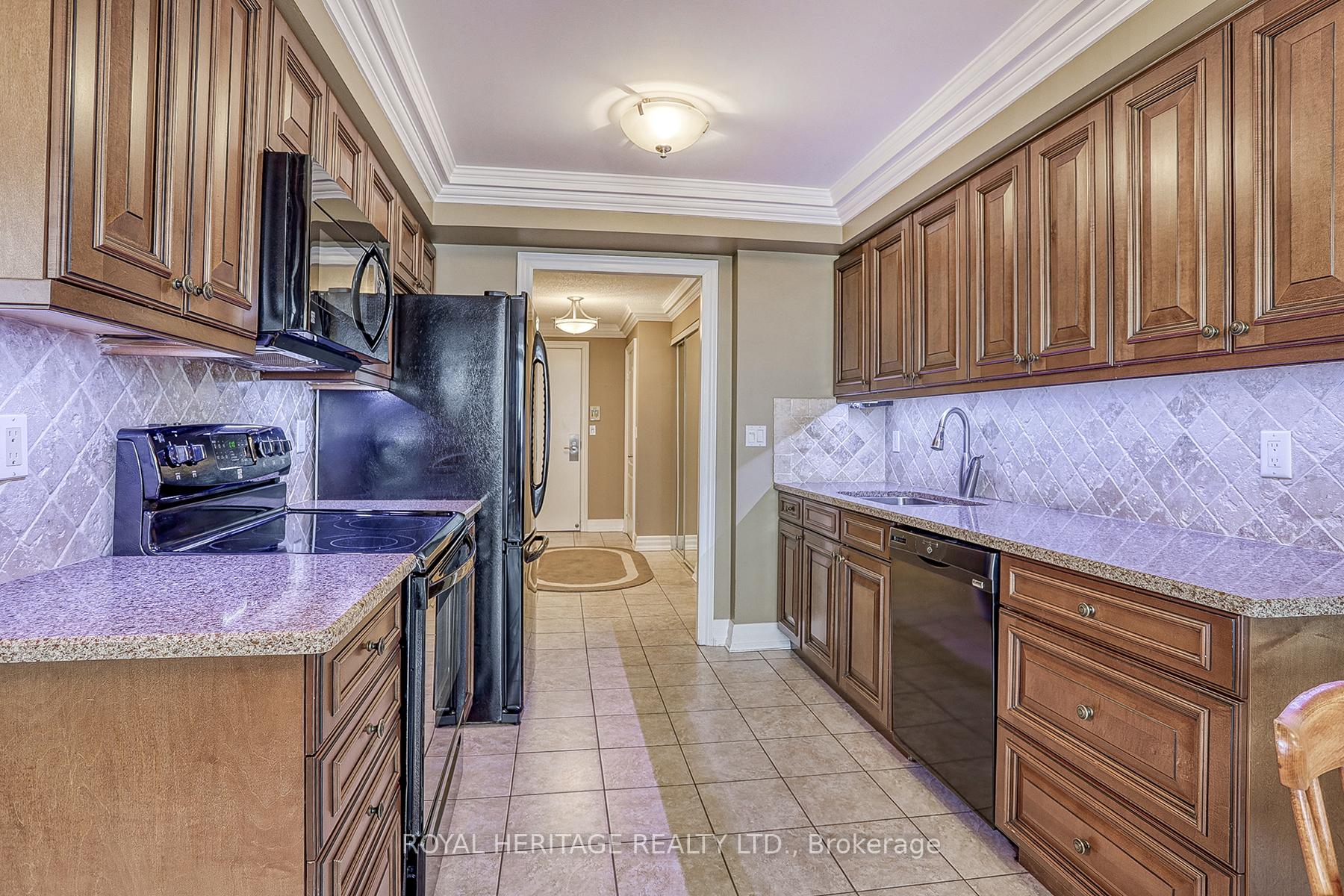 Photo 13 of Unit 1112, 1000 The Esplanade N, Pickering, Town Centre — HOMEH