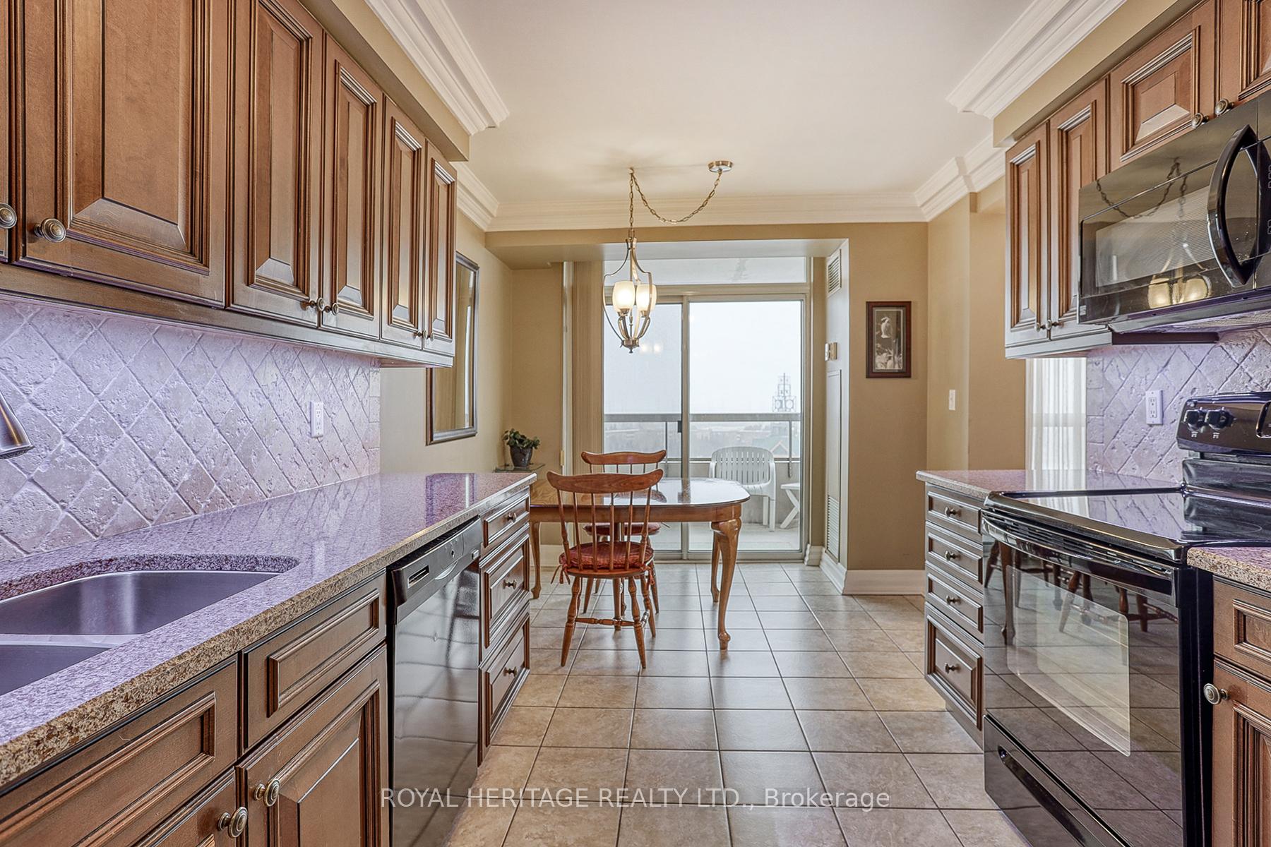 Photo 14 of Unit 1112, 1000 The Esplanade N, Pickering, Town Centre — HOMEH