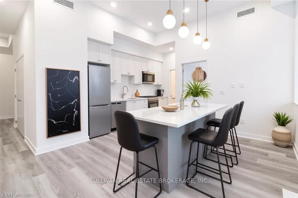 Photo 6 of Unit 310, 5 Wellington Street S, Kitchener — HOMEH
