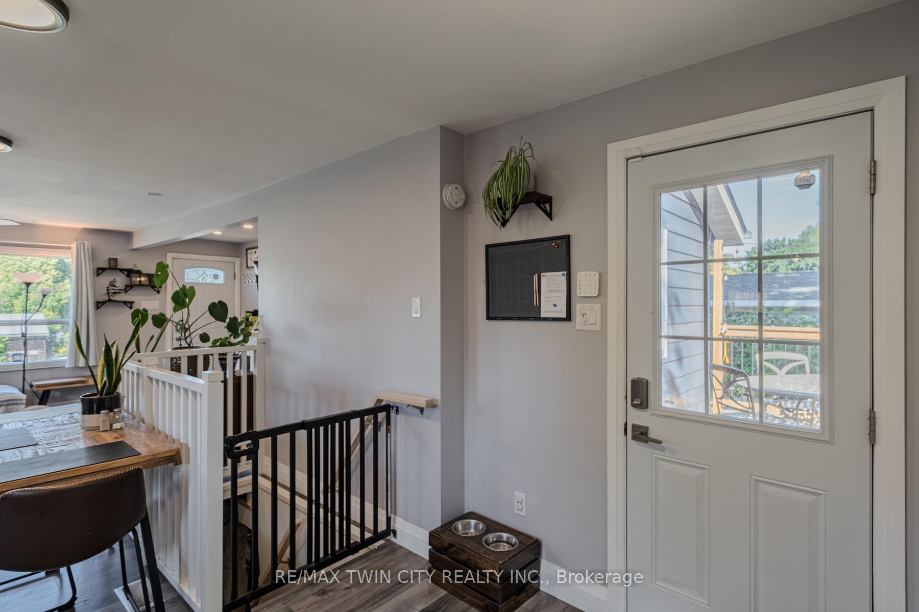 Photo 15 of 37 Twelfth Avenue, Brantford — HOMEH